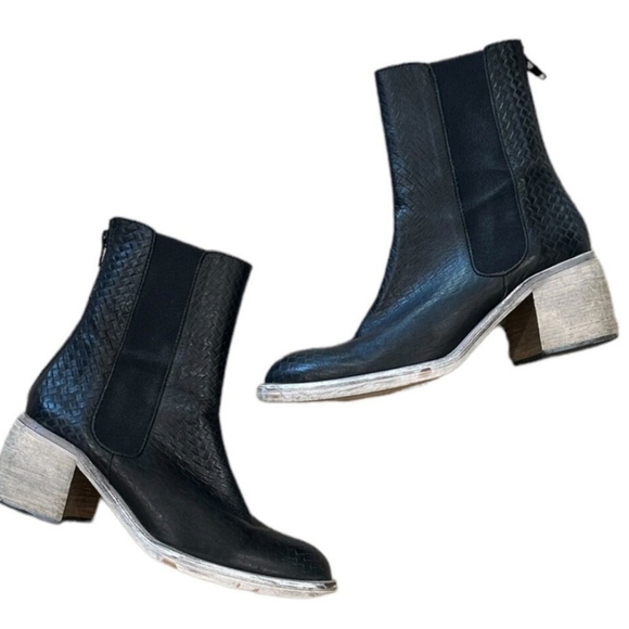 Free People Essential Chelsea boot - Picture 3 of 7